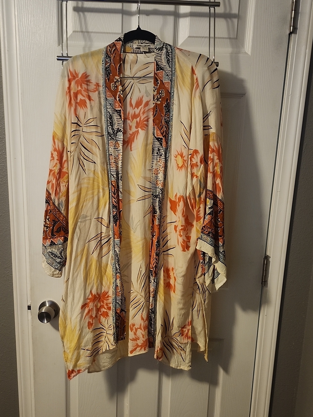 Billabong Floral Patterned Gauze Kimono